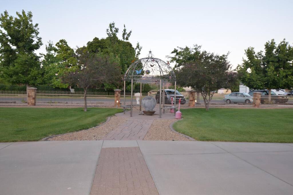 Tacit Shadow Resort Paradise Deluxe Suite, Gym, Coffee Bar, Hot-Tub, Free Laundry, Food Available Parowan Exterior foto