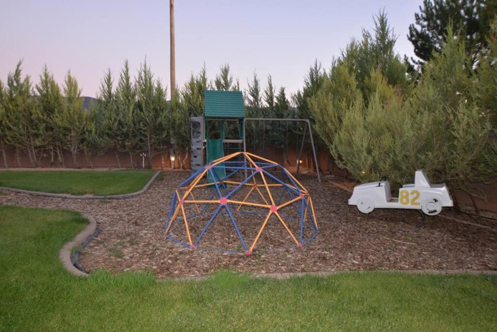 Tacit Shadow Resort Paradise Deluxe Suite, Gym, Coffee Bar, Hot-Tub, Free Laundry, Food Available Parowan Exterior foto